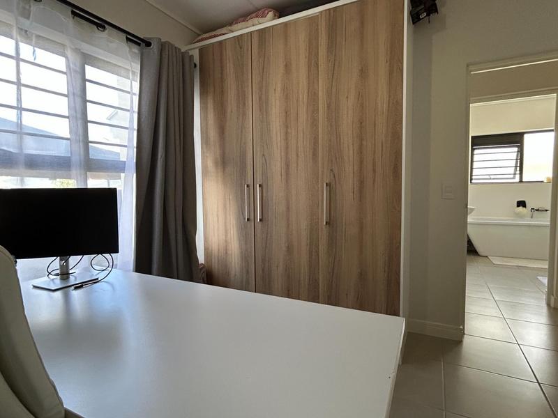 To Let 3 Bedroom Property for Rent in Sandown Western Cape